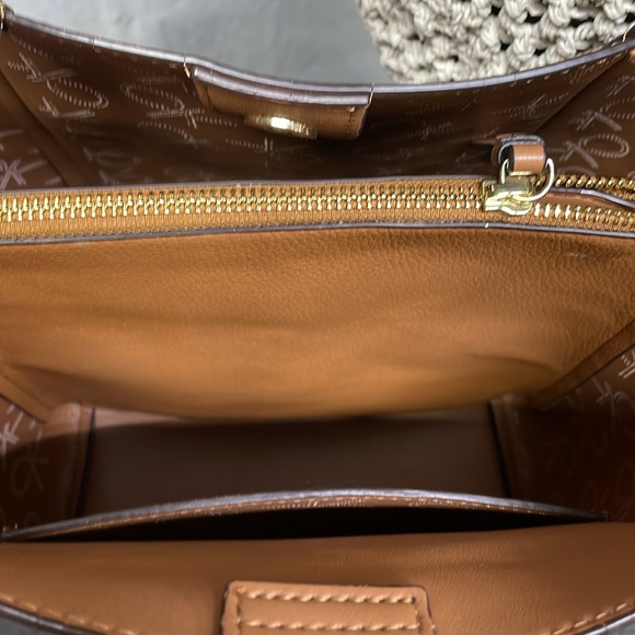 Calvin Klein Tan Brown with Gold Detailing Shoulder Handbag NWOT - Picture 6 of 7